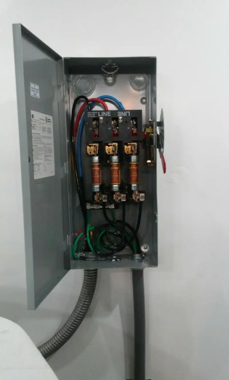 Three-phase disconnect switch installed for Smoke Detector Installation in Twin Falls